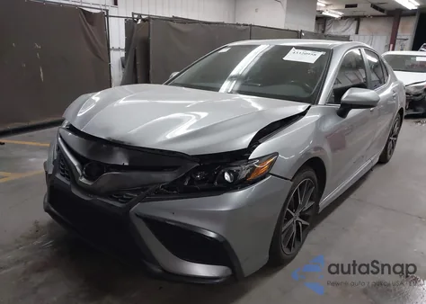 2021 Toyota Camry Se z USA, uszkodzony, nr VIN 4T1G11AK5MU478555